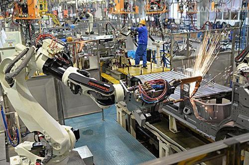 首超百萬億后，中國經(jīng)濟(jì)如何優(yōu)化“飛行姿態(tài)”與“系統(tǒng)集成”？